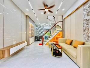 cần sang tên căn nhà ngay phan văn đối,bà điểm,hoc môn 75m2/1tỷ850 đang cho thuê 7tr/tháng -shr