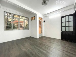 61m² - 5 tầng - 13.5 tỷ (221.3tr/m²) - trần hữu trang - bán gấp - xuất cảnh đi mỹ