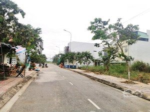 chỉ 720 triệu sỡ hữu ngay lô đất 100m2 full thổ cư ngay trung tâm hành chính thành phố bến cát