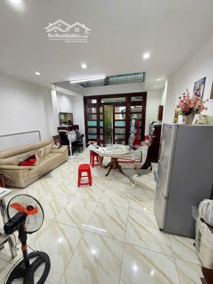 82 m² - 4 tầng - 11.6 tỷ (140 triệu/m²) - phạm phú thứ - bán gấp - xuất cảnh đi mỹ