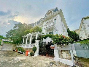 cho thuê biệt thự gần mặt tiền lê văn sỹ, phường 13, quận 3 gần trần quang diệu