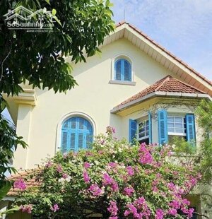 biệt thự sân vườn Hồng Tiến, 400m x 4 tầng, mặt tiền 11m, ôtô tránh, full thổ cư