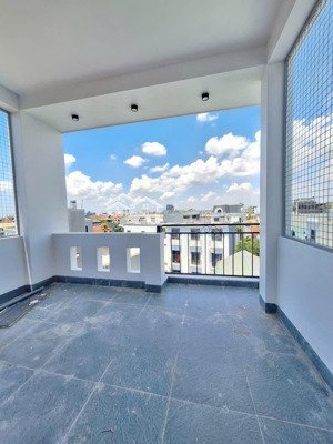 chủ nhà bán căn nhà đẹp, tk hiện đại 33m2x5 tầng tại kim chung, cách đường ô tô tải 50m, giá hợp lý