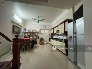 bán nhà : 78m2 x 5 tầng x 4,5 mặt tiền. phố ngọc hà -- ba đình. ngõ rộng, thông , thoáng, sổ nở hâu