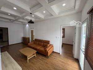 bán căn hộ 212 nguyễn trãi - dt 60m2, nhà mới cải tạo, đẹp mới, vào là ở ngay
