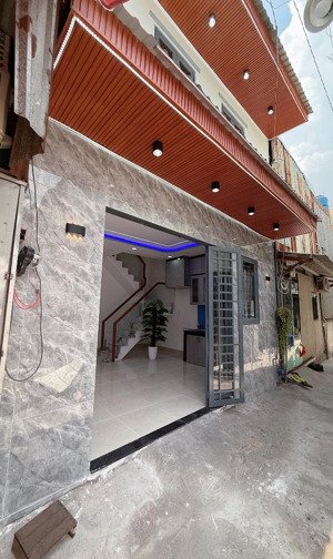 nhà đẹp - mới ngay sát gò vấp cần bán