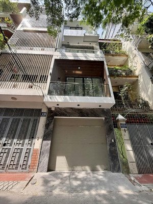 hoàng cầu 62m² x 5t thang máy vỉa hè gara ô tô.