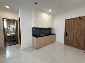 cho thuê 2pn -1 wc nhà có nội thất cơ bản bếp ,máy hút mùi , giá thuê 6tr/tháng. ms tú