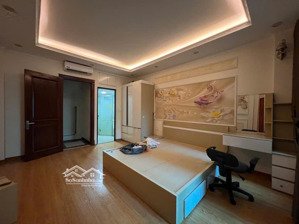 nhà đẹp phú diễn - vị trí đắc địa -5 tầng dân xây - nhỉnh 6 tỷ.