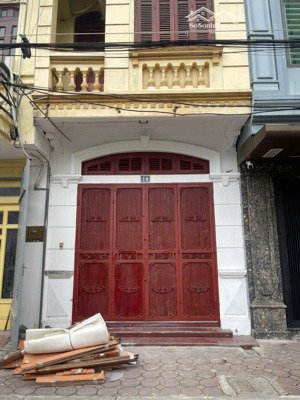 cho thuê nhà riêng ngõ 30 nguyễn thị định - trung hòa, cầu giấy, hà nội .dt 65m x 5t . mt 4,5m