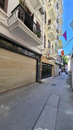 bán nhà lạc long quân 100m2, 7 tầng thang máy, giá 28.5 tỷ. tây hồ