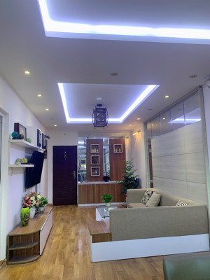 bán căn hộ tầng thấp chung cư bluehouse vị trí : mt đường hồ hán thương , nại hiên đông, sơn trà