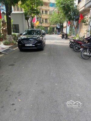 bán nhà phân lô kđt linh đàm, ô tô tránh, vỉa hè rộng dt: 83m, 5 tầng, mt: 4,8m chào giá 29,9 tỷ