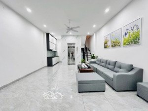 hoa khôi phú diễn lô góc thang máy, full nội thất giá chỉ 8,58 tỷ