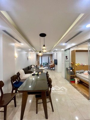 bán căn hộ cao cấp tân hoàng minh, 34 hoàng cầu, tầng trung, view hồ, nội thất đẹp.