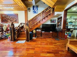 nhà sàn gỗ 4 tầng đang kinh doanh cách võ văn ngân 20m, đường nhựa oto, 5,1mx14m, hoàn công