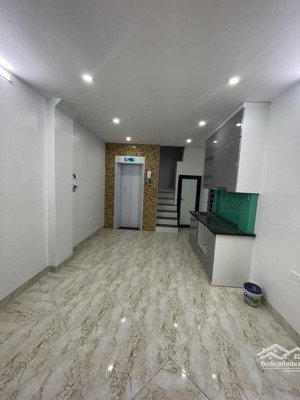 bán nhà trung tâm quận nam từ liêm diện tích 30/32 m -6 tầng thang máy - lô góc - ô tô đỗ cửa