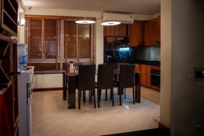 phân lô trung kính 70m2 xây 5tầng - 3 oto tránh - vỉa hè cực rộng - trước nhà 10 ô tô đỗ