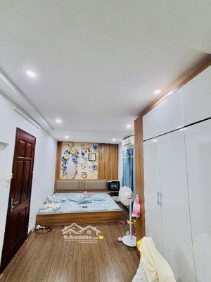 bán nhà kim giang 30m ra đường ô tô.diện tích 38m .giá 9.5 tỷ