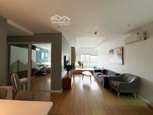 chủ cần tiền bán gấp ch 2pn tầng cao view hồ . giá sập sàn