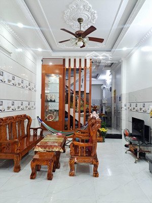 bán nhà 4 tầng hẻm 8m bình tân ngang 4m dài 19,5m giá 6,8 tỷ.