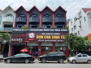 cực phẩm cho thuê nhà mặt phố huỳnh thúc kháng dt 210m2x3t, mt 10m thông sàn, đoạn đẹp nhất phố