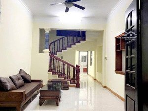 nhà 3 tầng-kinh doanh sầm uất- ngày đêm-chân dự án cầu thượng cát cách đường tl 8 làn xe 30m