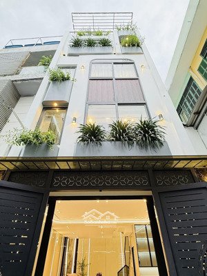 trả nợ ngân hàng bán gấp duy nhất 1 căn nhà bà hom, p14, q6. chỉ 2,65tỷ.65m2.hẻm 6m. lhn 