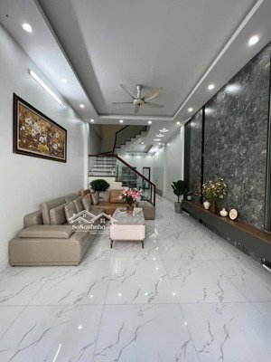 bán căn nhà 3 tầng dân xây thuộc tđc phúc khánh, giáp kđt ab vũ phúc, oto đỗ cửa