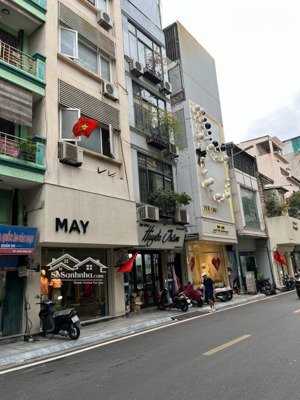 mặt phố víp mai hắc đế 55m 3tang giá 37x tỷ vị tri đắc địa nhất phố nhà đẹp ,vị trí đẹp