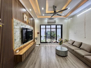 nhà5 tầng,full nội thất.5 bước ra oto. 10m tới trương học. đền lừ. mai động. hoàng mai