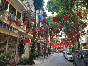 chính chủ cần bán gấp nhà 6 tầng ngõ 83 phố nguyễn khang đường rộng thông thoáng giá 17 tỷ.