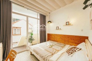 cho thuê căn hộ ban công cửa sổ lớn gần sân bay tsn - công viên hoàng văn thụ