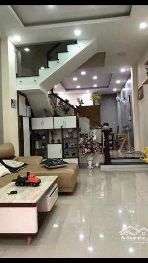 bán nhà chính chủ 1t2l nguyễn tiểu la, p8, quận 10, dt 49m2, giá 3tỷ030, đang cho thuê 12tr/th, shr