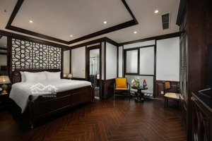 bán nhà 2 mp.hàng cót và phùng hưng dt 155m2 x 4 tầng mt 5,5m