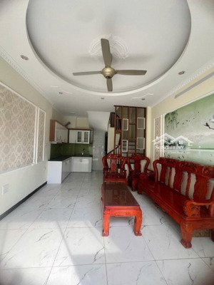 căn nhà siêu hiếm bay trong ngày, giá đẹp và mềm nhất phân khúc ở long biên