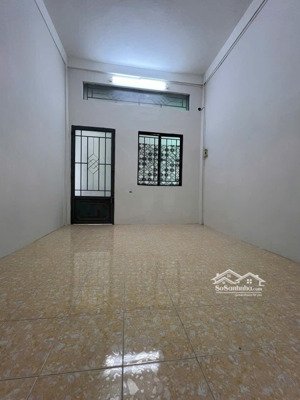 q4 khu phân lô 20 thước 22m2 sổ 5 tầng btct . 3pn .kdc dân trí cao. nhĩnh 4 tỷ xíu tl