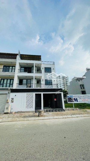 cho thuê nhà trọ tại đường 4, phú hữu, q9, hcm, 4,5 triệu, 20 m2, nhiều tiện ích