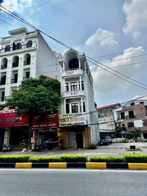 Bán nhà 4 tầng trục chính QL2A Hùng Vương, Tích Sơn, Vĩnh Yên