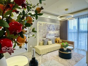 hot, căn hộ có slot ô tô tại home city trung kính, 2 phòng ngủ, 2wc đủ đồ, lh: 