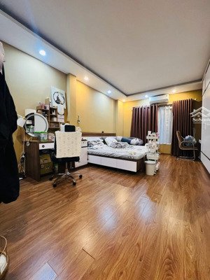 bán nhà cầu giấy - ngõ thông kinh doanh - gần oto đỗ - 50m 5 tầng - nhà đẹp full đồ