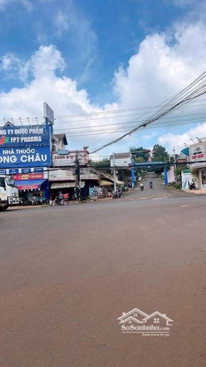 chủ gửi hơn 1 mẫu đất vị trí siêu đẹp, nằm mặt tiền ql13, lộc hưng, lộc ninh, sẵn thổ cư, giá 39 tỷ