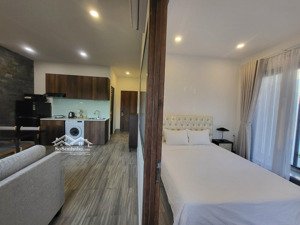 trống sẳn studio tách bếp - máy giặt riêng - ít chi phí