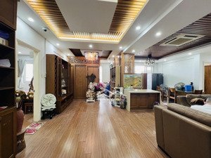 căn hộ đẹp trung tâm cầu giấy - 2 ban công thoáng sáng - 3 ngủ rộng - chỉ việc xách vali về ở- 8tỷ