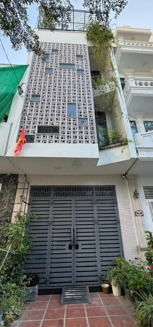 cho thuê nhà đẹp 4 phòng ngủ khu vcn phước long giá 18 triệu/tháng