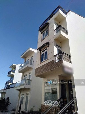 bán khách sạn đẹp, thu nhập cao, cách chợ đà lạt 1km