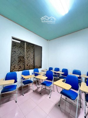 bán nhà 2 tầng mt hoài thanh gần biển thích hợp xây căn hộ , đầu tư sinh lời .