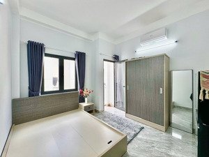 căn hộ full nội thất có ban công rộng 30m2 gần etown cộng hoà , đại học công thương , văn hiến