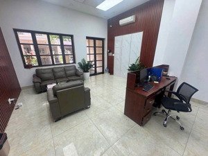 cho thuê mặt bằng tầng trệt ở kdc cityland park hills, phường 10, gò vấp. giá 16tr/tháng.