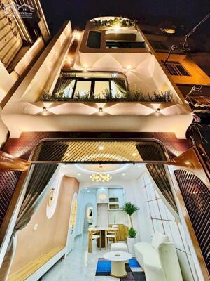 SÁT Q.1 - NGAY CHỢ BÀ CHIỂU - BÌNH THẠNH - CHỈ : 8,85 TỶ - 5 TẦNG ĐÚC - XE HƠI THÔNG